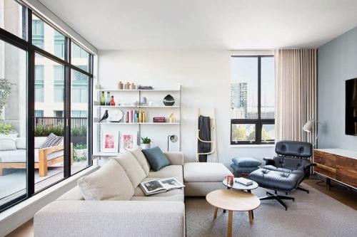 Обустройство и мебель в гостиной стиля лофт