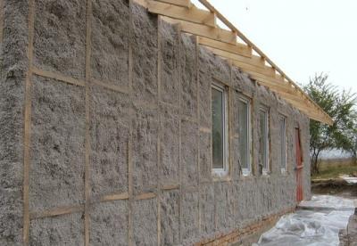 Утепление деревянного дома снаружи: чем лучше утеплить своими руками, технологии и процесс монтажа популярными материалами