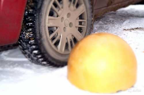 Защита для деревянного забора: полубетонные сферы