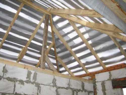 Когда лучше крыть крышу дома Когда лучше крыть крышу дома