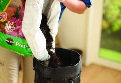 Клумба своими руками: делаем клумбу из подручных материалов на даче Клумба своими руками: делаем клумбу из подручных материалов на даче