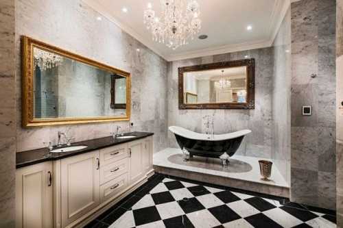 Ванная комната в чёрно-белых тонах