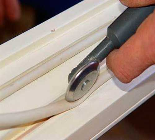 Уплотнители и герметики для утепления окон