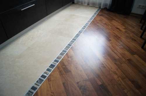 Как соединить плитку с ламинатом