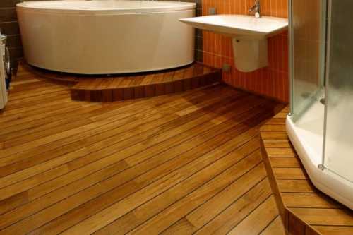 Что предпочесть: натуральную древесину или плитку под дерево