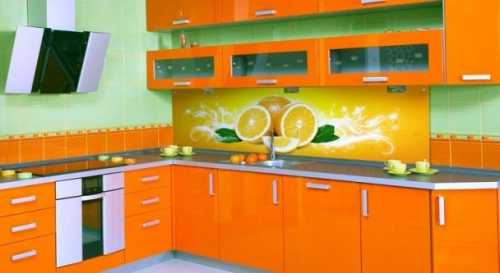 Кухня в зелёных тонах Кухня в зелёных тонах