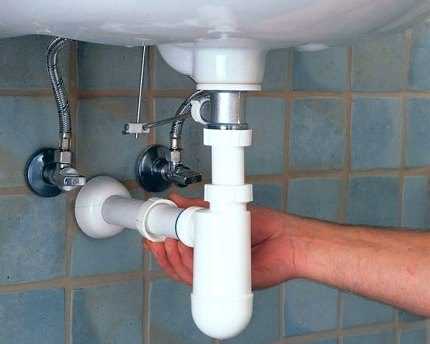 Раковина для ванной с пьедесталом: технология установки и подключения Раковина для ванной с пьедесталом: технология установки и подключения