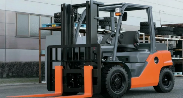 Что входит в механизм управления вилочным погрузчиком, обязательные элементы