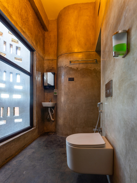 Брутальный гостевой дом с модернистской эстетикой Брутальный гостевой дом с модернистской эстетикой