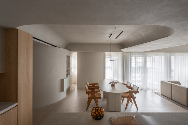 Квартира с плавным изогнутым дизайном