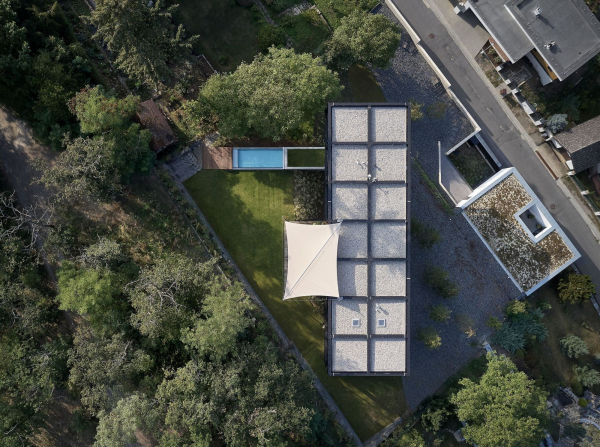 Мостообразная вилла с инновационным дизайном Мостообразная вилла с инновационным дизайном