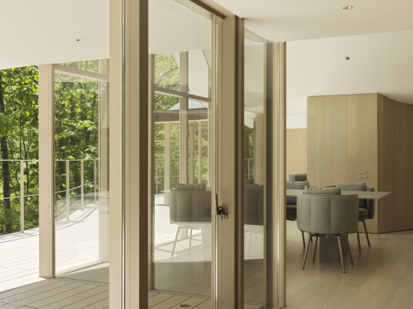 Дом выходного дня со скульптурной крышей