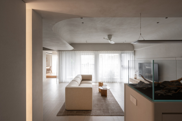 Квартира с плавным изогнутым дизайном