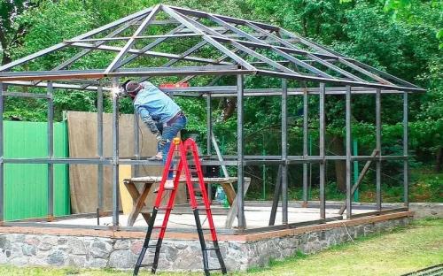 Беседка из профильной трубы Беседка из профильной трубы