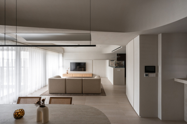 Квартира с плавным изогнутым дизайном