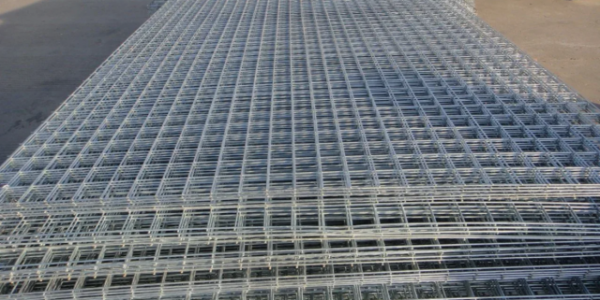 Сварная сетка в картах: универсальный материал для строительства и не только Сварная сетка в картах: универсальный материал для строительства и не только