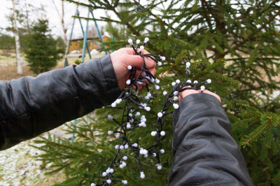 Как правильно подключить новогоднюю гирлянду на улице