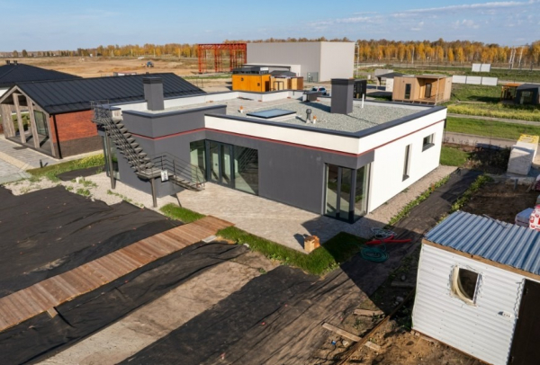 Плоская кровля как философия жизни: как в Новосибирске создают Дома Будущего с эксплуатируемой крышей Плоская кровля как философия жизни: как в Новосибирске создают Дома Будущего с эксплуатируемой крышей