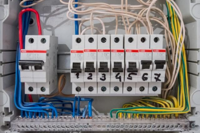 Что входит в современный электрощит. Основные комплектующие для домашних электрощитов