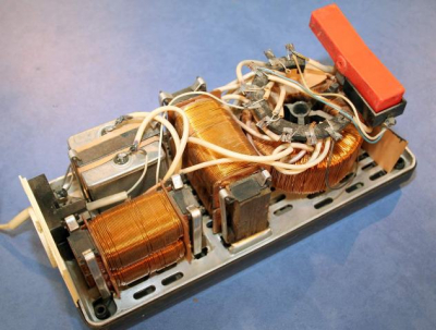 Сетевые стабилизаторы напряжения 220В - сравнение различных типов, достоинства и недостатки