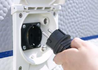 Как установить розетку на улице