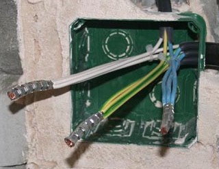 Соединение проводов опрессовкой Соединение проводов опрессовкой