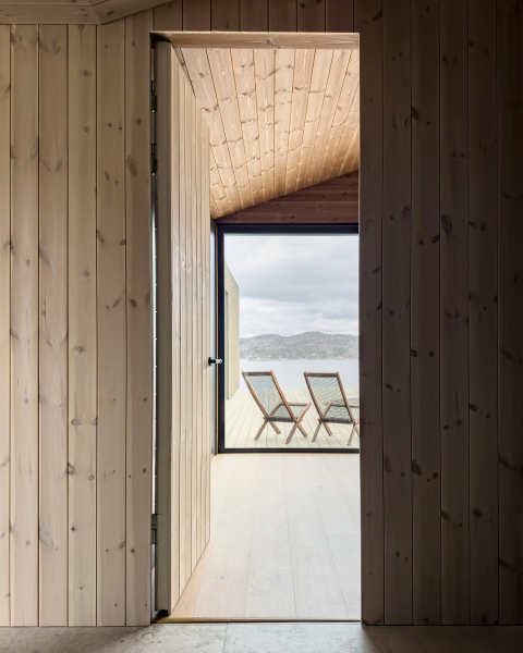 Современная вилла в суровом скандинавском ландшафте Современная вилла в суровом скандинавском ландшафте