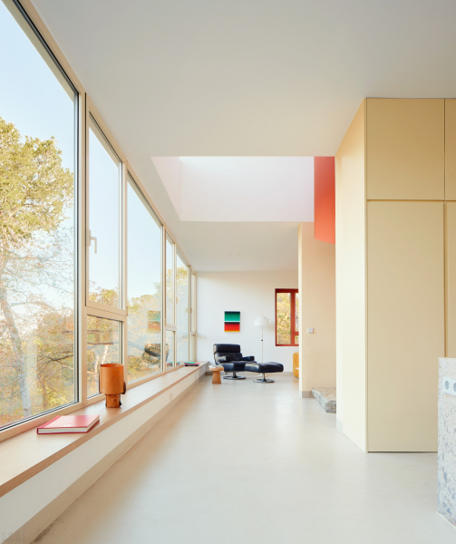 Дом, адаптированный к экстремально крутому склону Дом, адаптированный к экстремально крутому склону