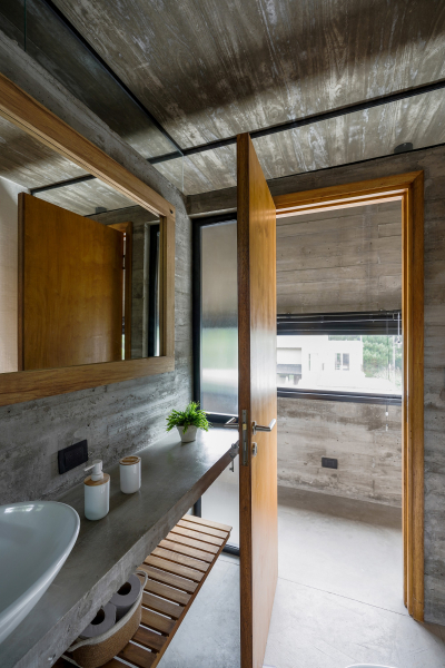 Бетонный дом в природных дюнах Бетонный дом в природных дюнах