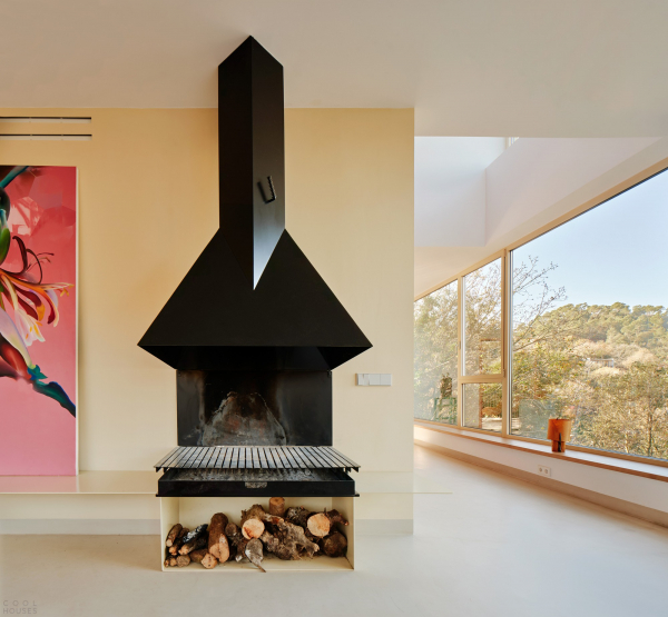 Дом, адаптированный к экстремально крутому склону Дом, адаптированный к экстремально крутому склону