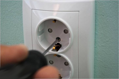 Как снять розетку со стены и разобрать её Как снять розетку со стены и разобрать её