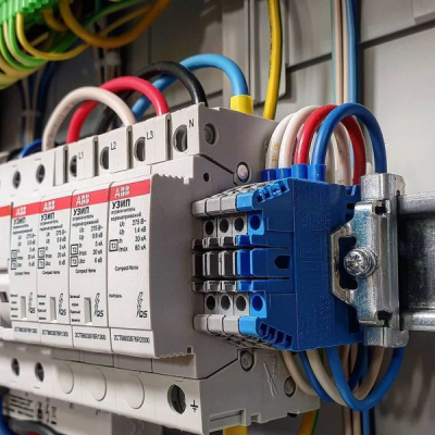 Почему происходят скачки напряжения и как от них защититься Почему происходят скачки напряжения и как от них защититься