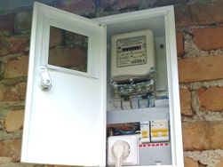 Уличный щит на участке